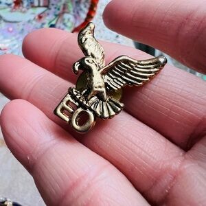 Unique Vintage Gold Eagle Pin